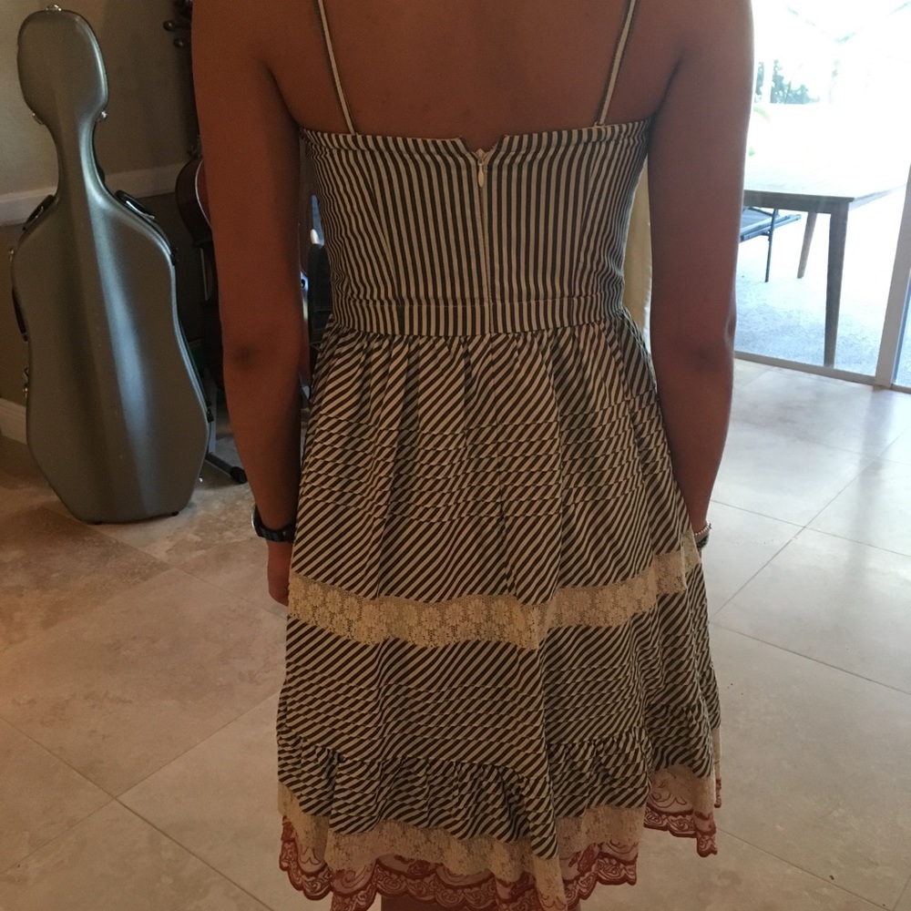 Dress - Picture 3 of 5